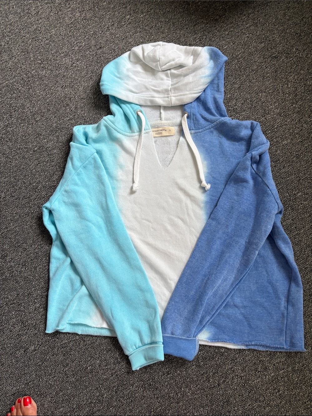 Ocean Drive Colorblock Hooded Sweatshirt in Aqua, White & Blue